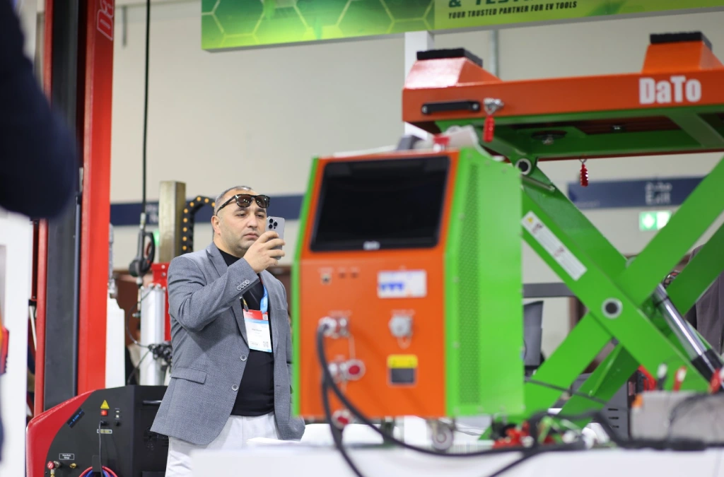 Automechanika Dubai day